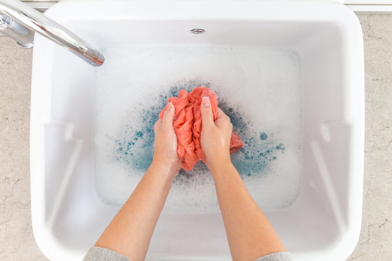 Need to wash your clothes by hand? Here's how to do it right - CNET