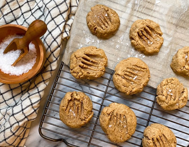 Gluten Free Peanut Butter Cookies on Wire Rack | Vitacost.com/blog