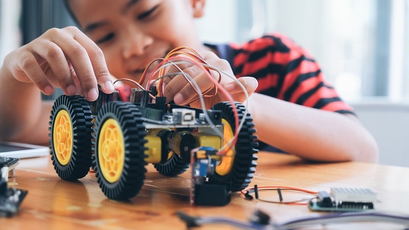 The Fantastic Benefits of STEM Toys for Kids