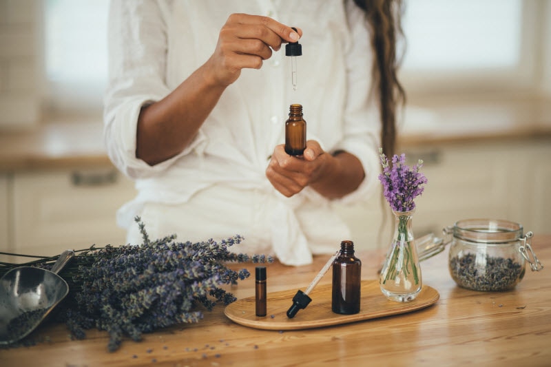 Top 10 Aromatherapy Oils to Help Ease Stress & Anxiety