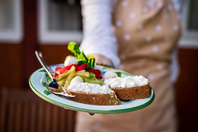 Is Cottage Cheese Good for You? A Registered Dietitian Weighs In