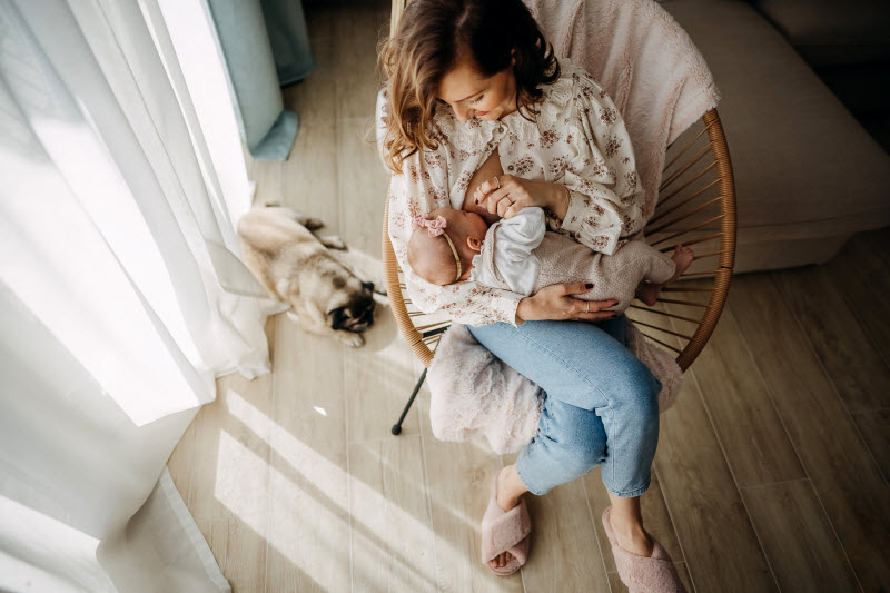 The Benefits of Using a Breastfeeding Chair - Breastfeeding Place