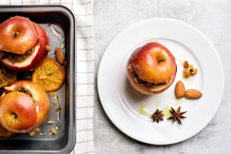 Baked Apples With Honey and Granola