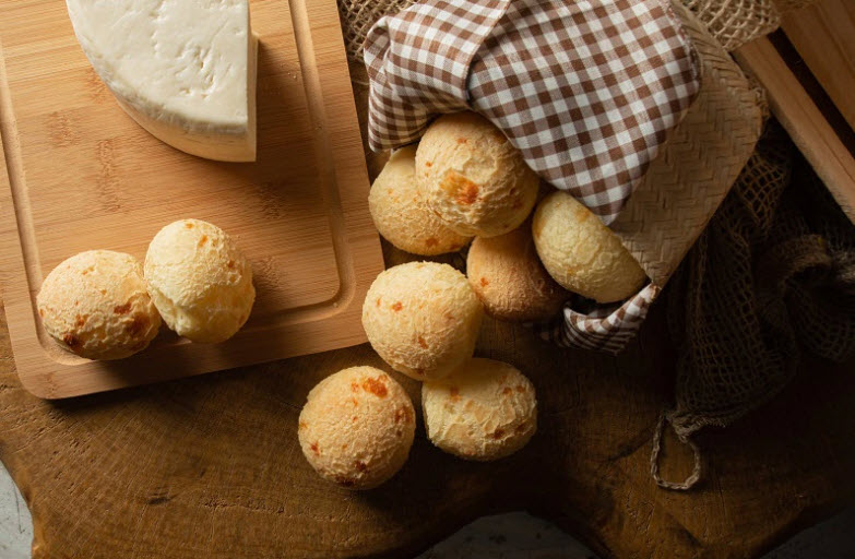 5-Ingredient Keto “Cheesy” Rolls