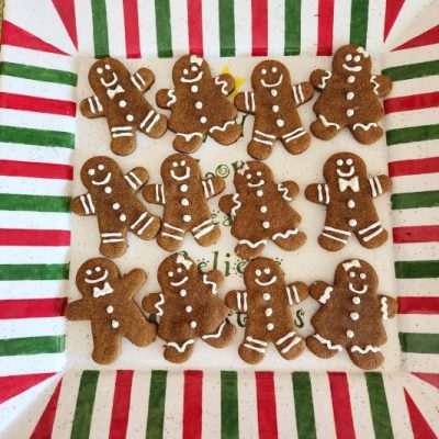 Holiday Dog Treat Recipe: Gingerbread Men