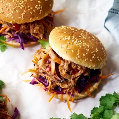 BBQ Jackfruit Pulled Pork Sandwiches on Buns