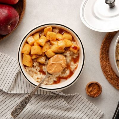 Stovetop Oatmeal With Apples and Peanut Butter