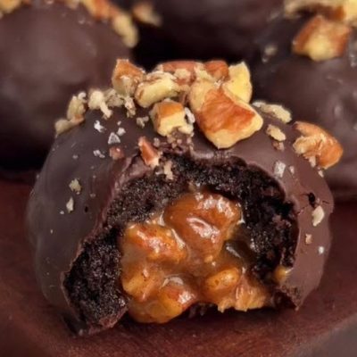 Pecan Pie Stuffed Brownie Bites