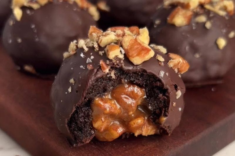 Pecan Pie Stuffed Brownie Bites