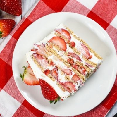 strawberry icebox cake