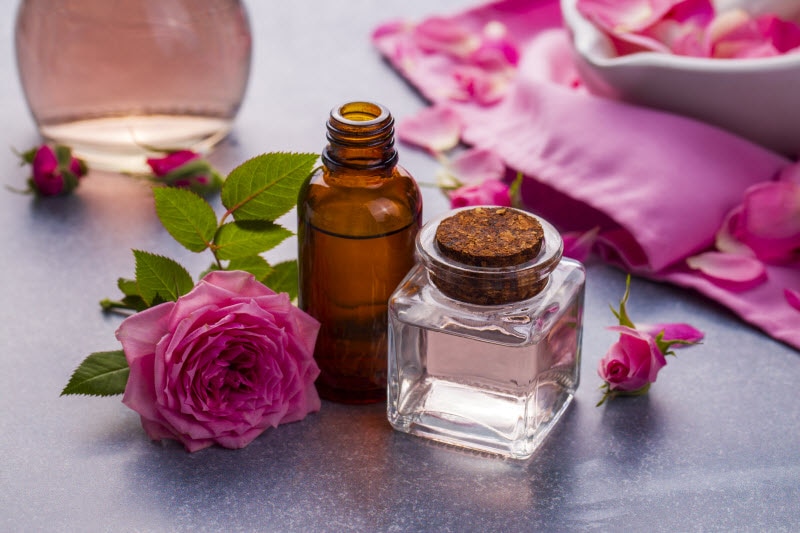 DIY Perfume From Fresh Flowers