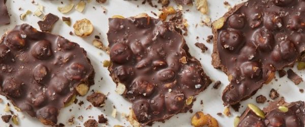 4-Ingredient No-Bake Date Bark 4-Ingredient No-Bake Date Bark