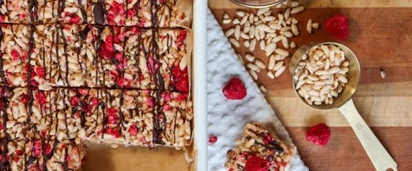 Raspberry Rice Crispy Treats With Chocolate (Vegan) Raspberry Rice Crispy Treats With Chocolate (Vegan)