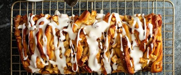 Cinnamon Roll Banana Bread (Vegan)