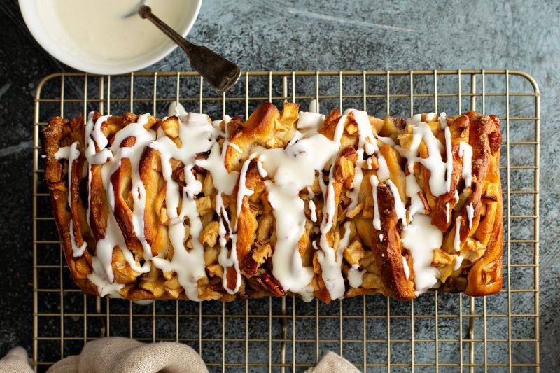 Cinnamon Roll Banana Bread (Vegan)