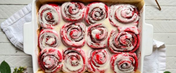 Vegan Cinnamon Rolls: Red Velvet